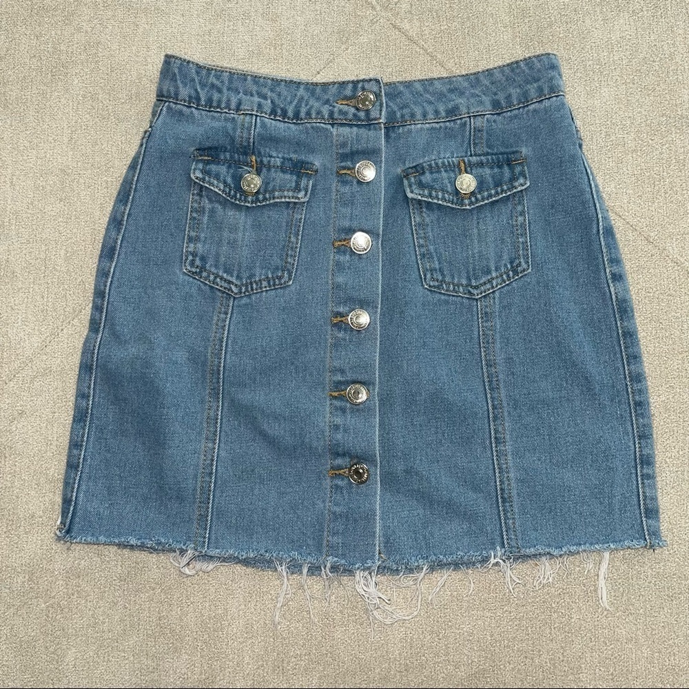 Forever 21 manufactured Distressed Denim Skirt, frayed hemline, buttons